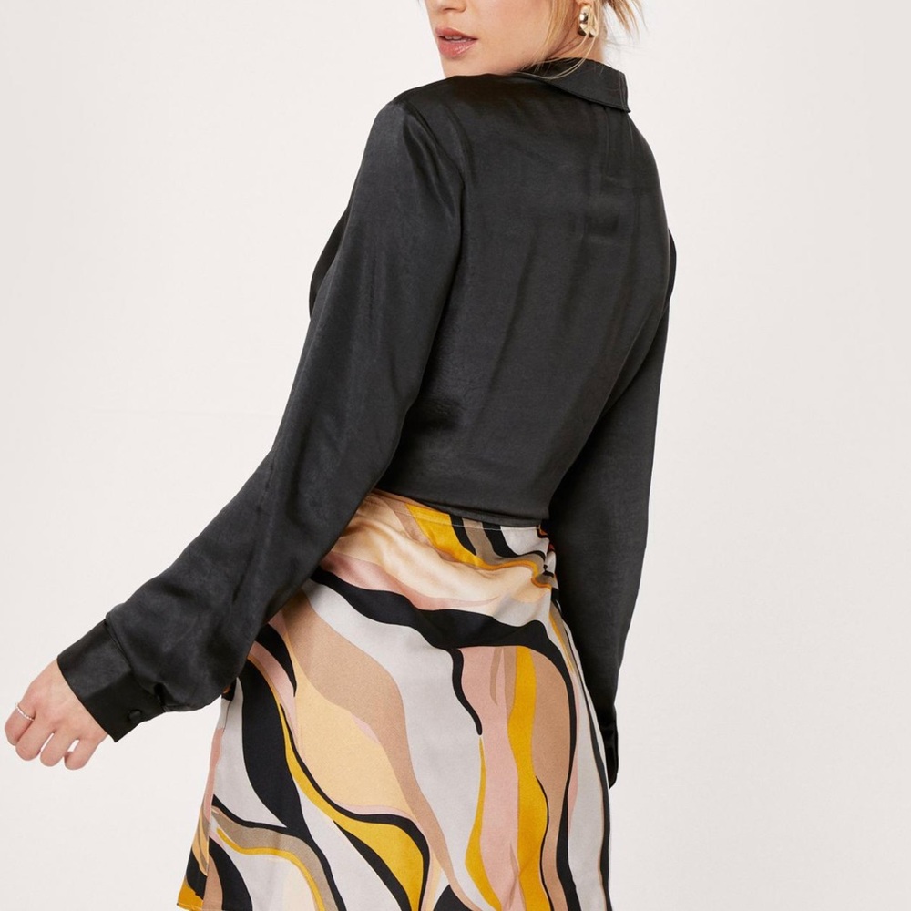 NWT Nasty Gal Mini Wave Skirt - US6/UK10 - Picture 2 of 5